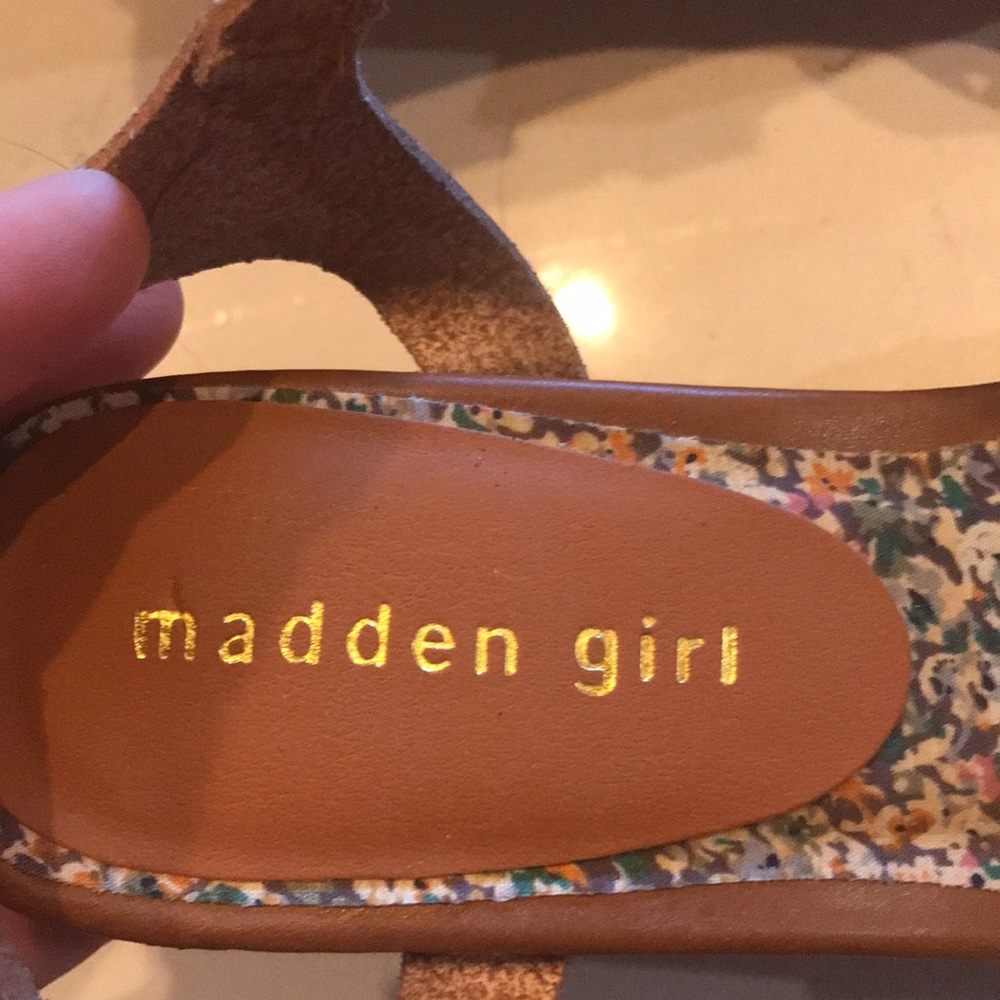 Sandals - Picture 4 of 4